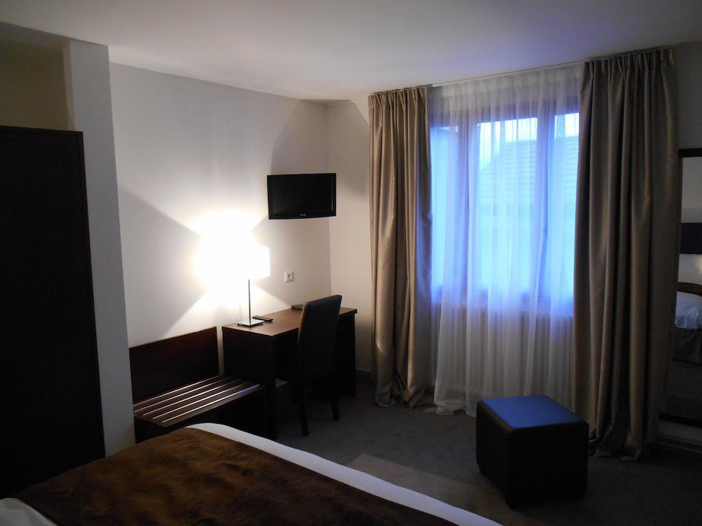 Hotel De Montaulbain Verdun-sur-Meuse Екстериор снимка