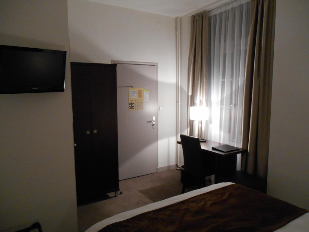 Hotel De Montaulbain Verdun-sur-Meuse Екстериор снимка