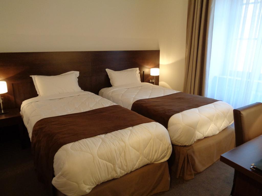 Hotel De Montaulbain Verdun-sur-Meuse Екстериор снимка