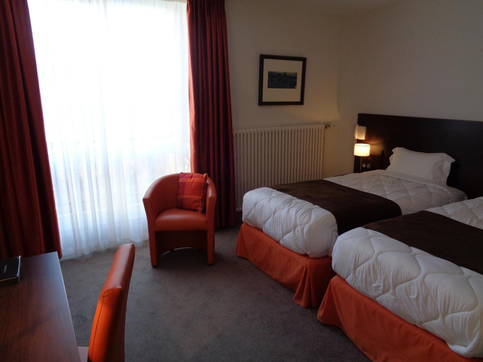 Hotel De Montaulbain Verdun-sur-Meuse Екстериор снимка