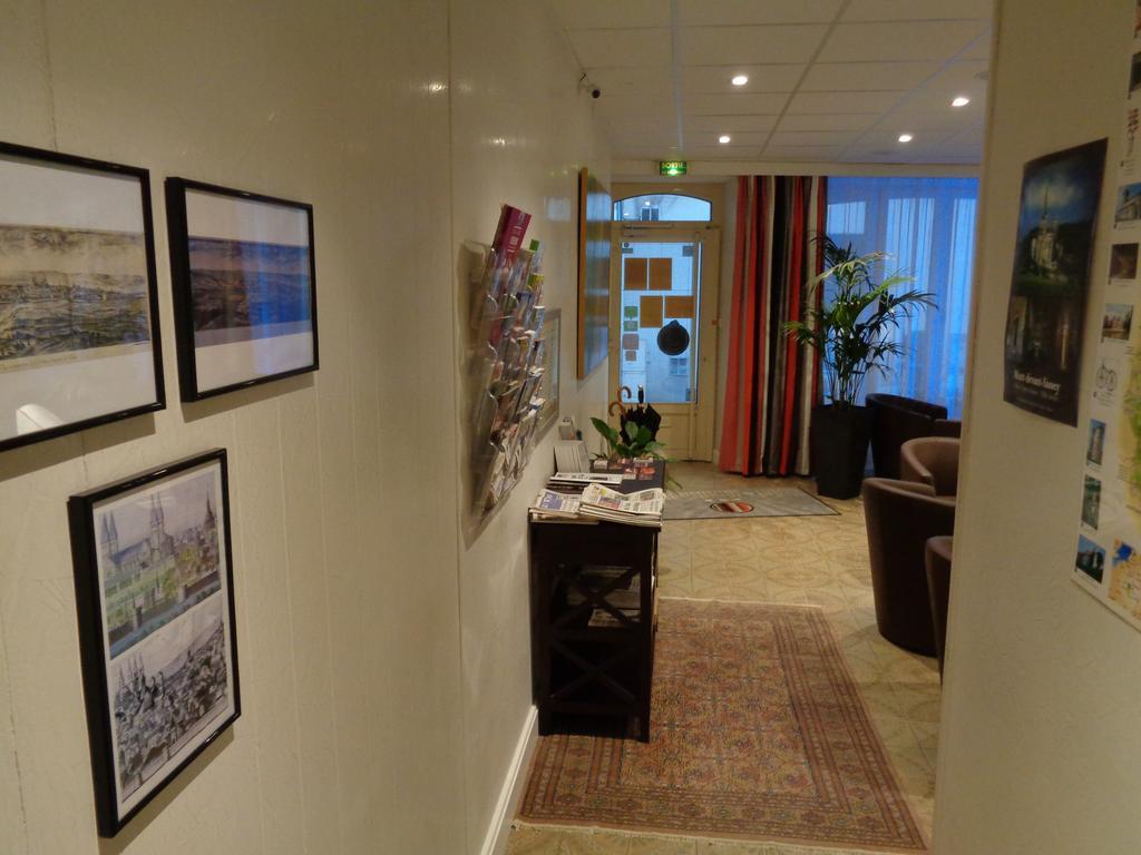 Hotel De Montaulbain Verdun-sur-Meuse Екстериор снимка