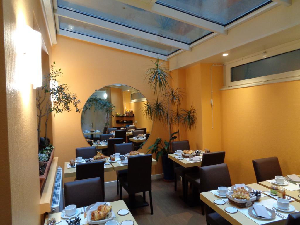 Hotel De Montaulbain Verdun-sur-Meuse Екстериор снимка