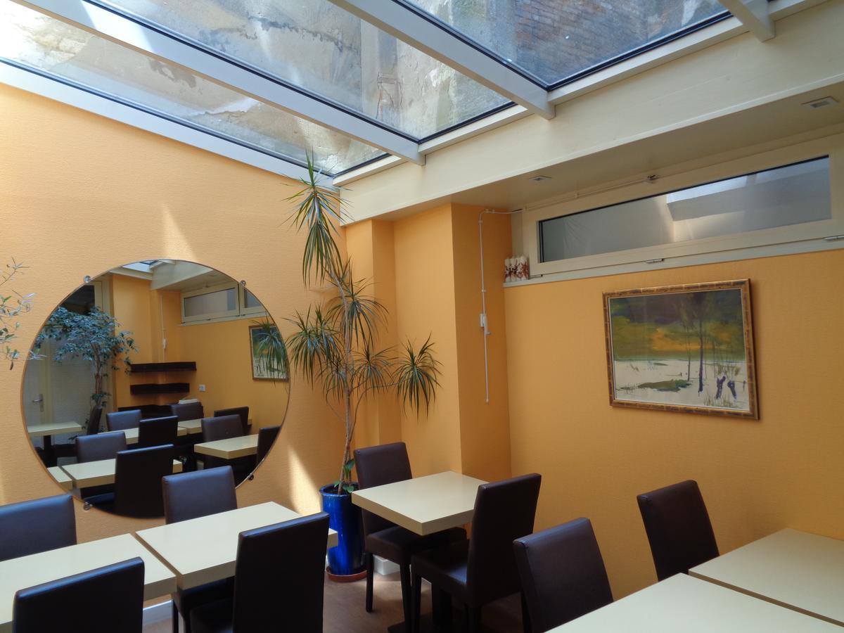 Hotel De Montaulbain Verdun-sur-Meuse Екстериор снимка
